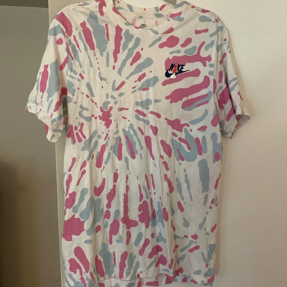 Nike t shirt.